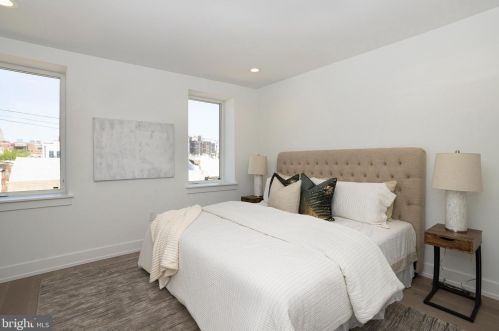 808 Fitzwater St, Philadelphia PA 19147-2808 exterior