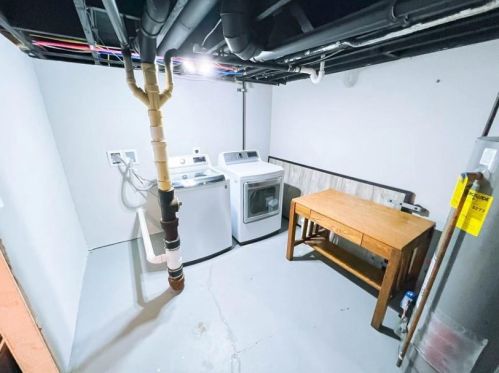 7926 Denver Ave, Milwaukee WI  53223-4940 exterior