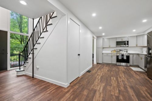 2302 Marbury Rd, Pittsburgh PA  15221-3670 exterior