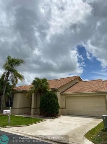 1109 Mourning Dove Ln, West Palm Beach FL  33414-7925 exterior