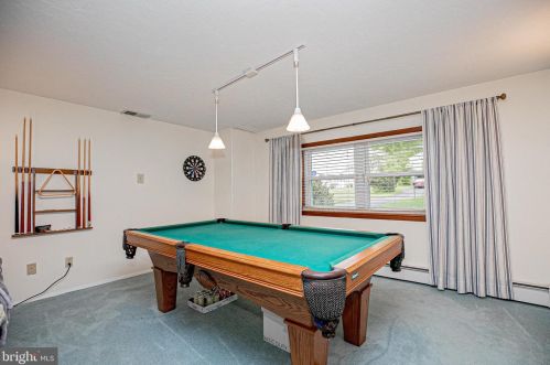 66 Red Lion Rd, Huntingdon Valley PA 19006-6436 exterior