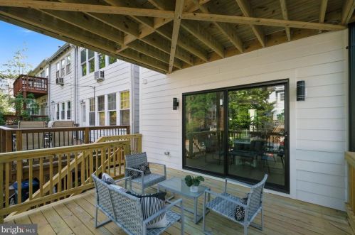 2410 37th St, Washington DC  20007-1835 exterior