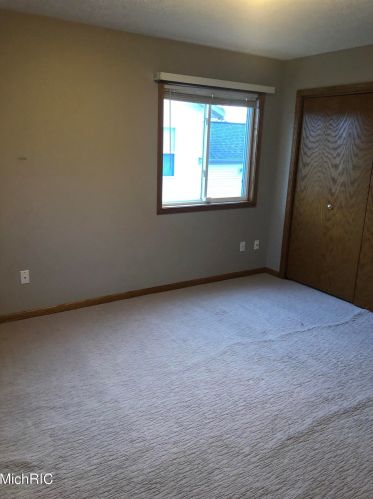 450 Macomb Ave, Grand Rapids MI 49534-3549 exterior