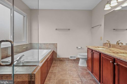 2819 Lee Dr, Jamison PA 18929-1047 exterior