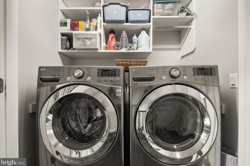 1127 Royal St, Alexandria VA  22314-1406 exterior