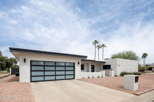 9052 29th St, Phoenix AZ  85028-5302 exterior