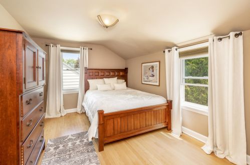 2716 44, Milwaukee WI 53219-3202 exterior