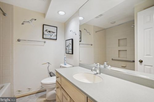 6638 Madison Mclean Dr, Mc Lean VA 22101-2901 exterior