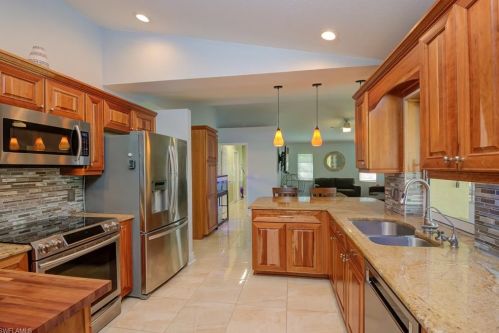 1411 22 Ave, Naples FL 34120-3418 exterior