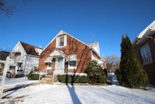 3266 7th St, Milwaukee, WI 53212-1954