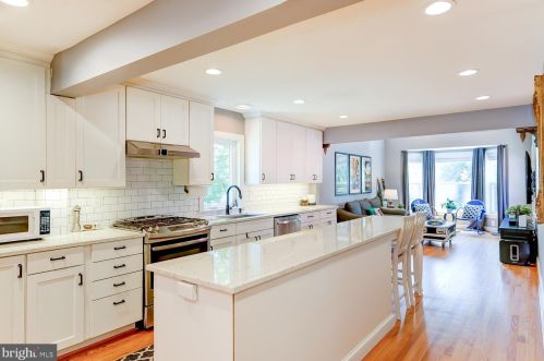 716 Beall Ave, Rockville MD 20850-2107 exterior