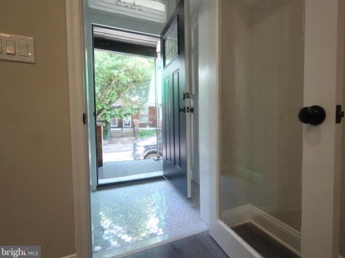 2525 Cumberland St, Philadelphia PA  19125-3100 exterior