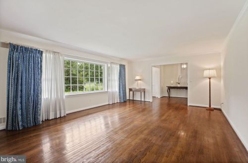 11013 Cripplegate Rd, Rockville MD 20854-1630 exterior