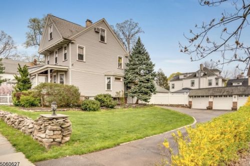 26 Watson Ave, Town Center, NJ 07052-6112