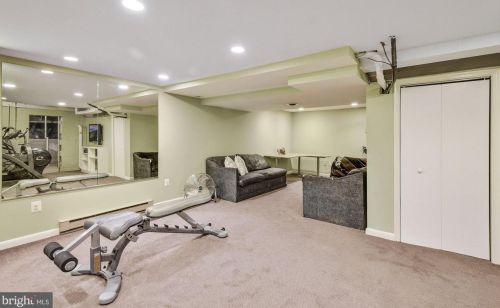 9 Bethayres Ct, Rockville MD 20855-2020 exterior