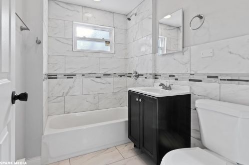 12000 Pr Ave, Chicago IL 60628-6725 exterior