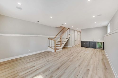 6346 Kenwood Ave, Chicago IL 60619-1427 exterior