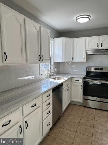 11 Warwick Way, Southampton NJ  08088-1143 exterior