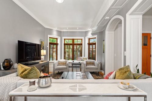 1819 Whipple St, Chicago IL  60647-5005 exterior