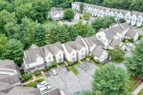 19 Castlegate Dr, Springfield, MA 01129-1293