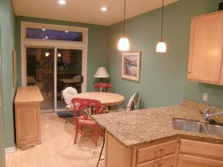 1623 Park Pl, Milwaukee WI  53211-3583 exterior