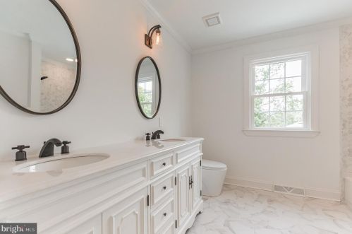 1905 Heritage Rd, Huntingdon Valley PA  19006-7813 exterior