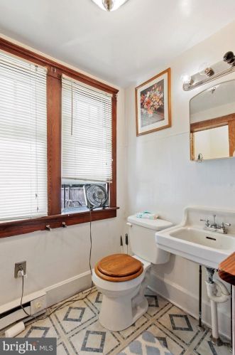 406 Fulton St, Hanover PA 17331-2723 exterior