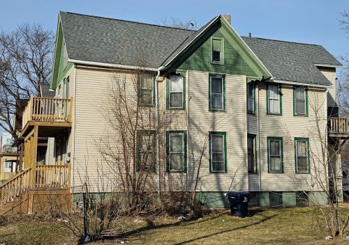 2338 20th St, Milwaukee, WI 53215-3012