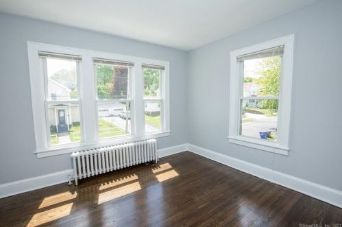 67 Orchard St, Wallingford CT 06492-4130 exterior