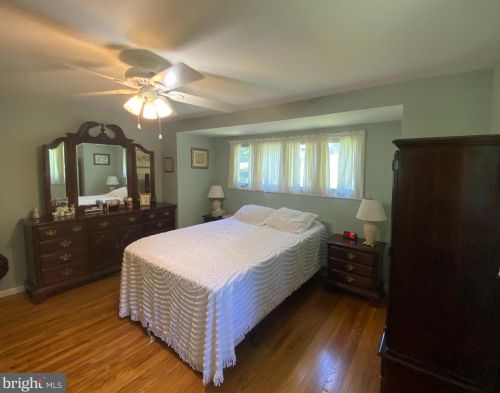 48 War Admiral Ln, Media PA 19063-5224 exterior