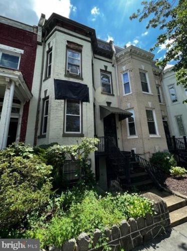 915 10th St, Washington, DC 20002-3717