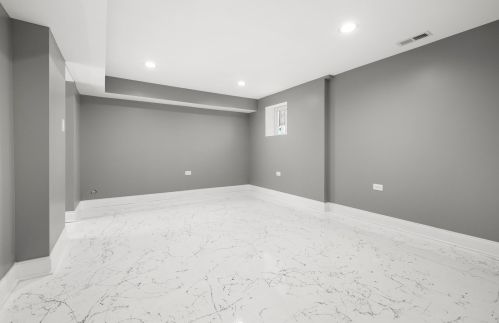 8009 Bishop St, Chicago IL 60620-3852 exterior