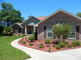 5412 Colinas Verde Dr, Milton, FL 32570-8011