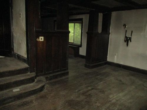 1306 Singer Pl, Pittsburgh, PA 15221-1918