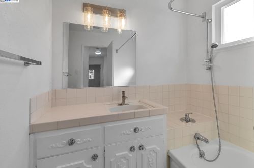 2850 Madeira Way, Concord CA  94523-2023 exterior