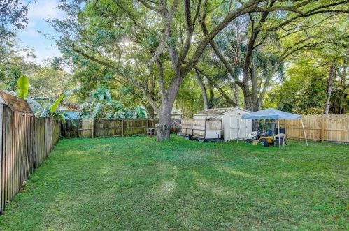 3101 Gordon Ct, Tampa FL 33619-1833 exterior