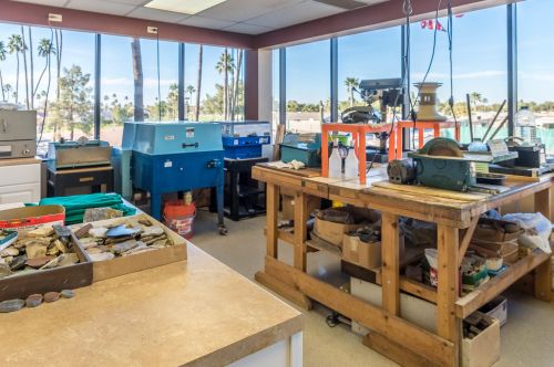 1863 Peach Tree Dr, Chandler AZ 85249-8917 exterior