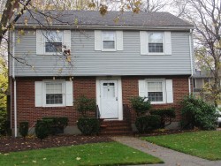 17 Farquhar Rd, Newton, MA 02460-2007