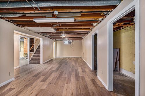 901 Cricklewood St, Wyoming MI exterior