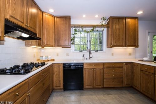 83 Rutgers Ave, Berkeley Heights NJ  07922-1950 exterior