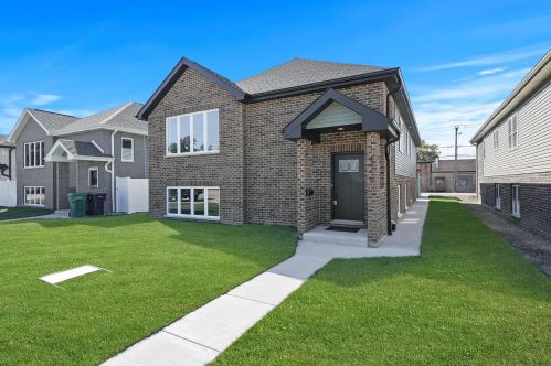 8950 Troy Ave, Chicago, IL 60805-1234