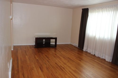 4936 Aspen St, Pittsburgh PA 15122-1235 exterior