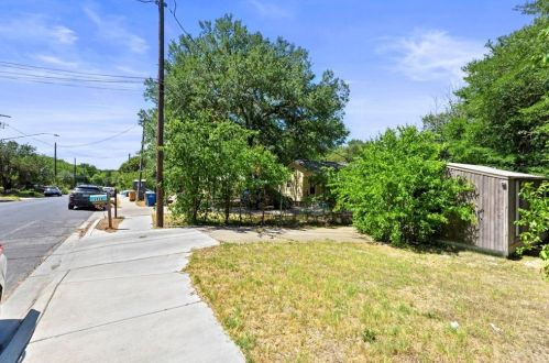 1216 Eleanor St, Austin TX  78721-2118 exterior