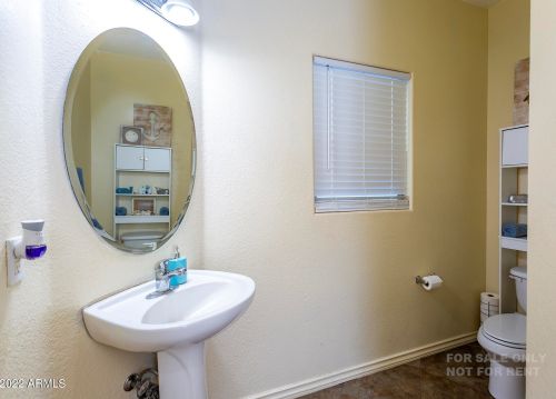 2903 Cavalier Dr, Phoenix AZ 85019-1717 exterior