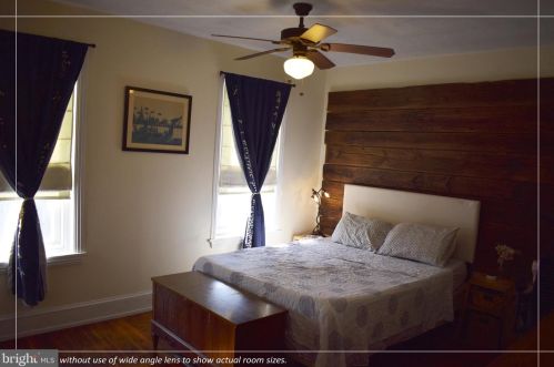 224 Lemonte St, Philadelphia PA 19128-4518 exterior