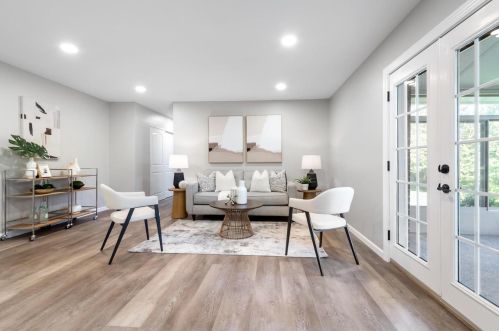 1049 Fernpark Dr, Saint Louis MO 63141-6132 exterior