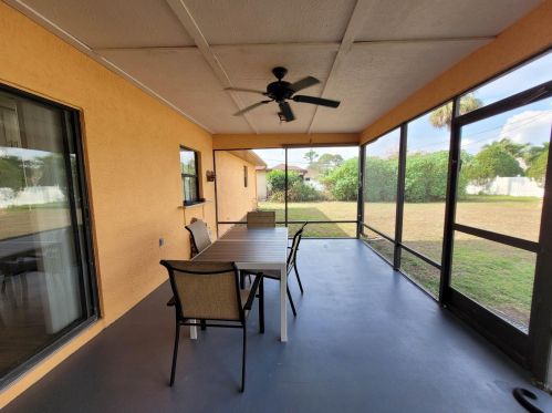 457 Walters Ter, Fort Pierce FL  34983-3878 exterior