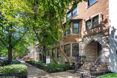 1442 Astor St, Chicago IL  60610-1615 exterior