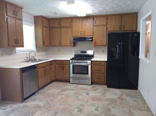 2003 Laboon Cir, Atlanta GA  30349-5246 exterior