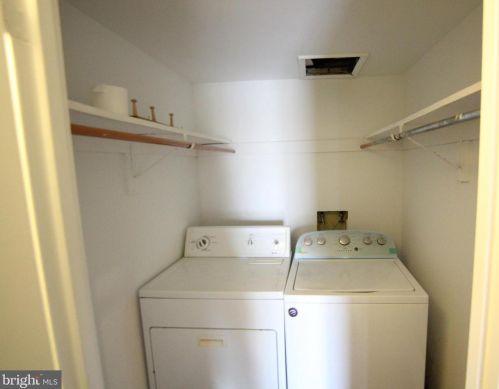 2621 Wagon Dr, Alexandria, VA 22303-2613